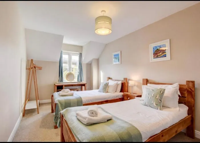 Harbour View - Whitby